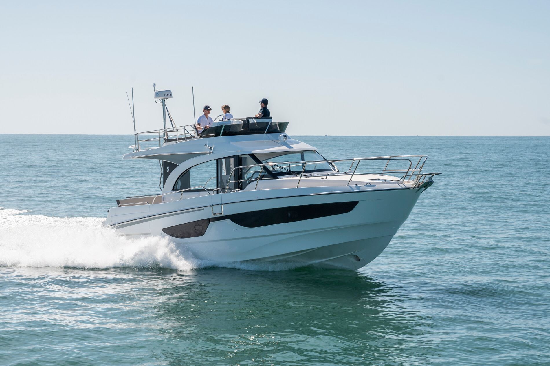 slider 1 Beneteau Antares 11